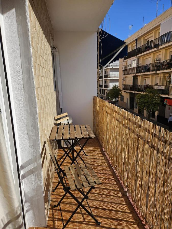 Apartamento Familiar En Triana Sevilla Bagian luar foto