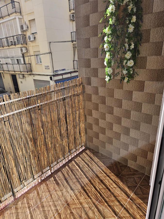 Apartamento Familiar En Triana Sevilla Bagian luar foto